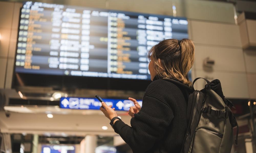 Online odbavení je proces, při kterém se cestující odbaví k letu prostřednictvím webových stránek nebo mobilní aplikace letecké společnosti.