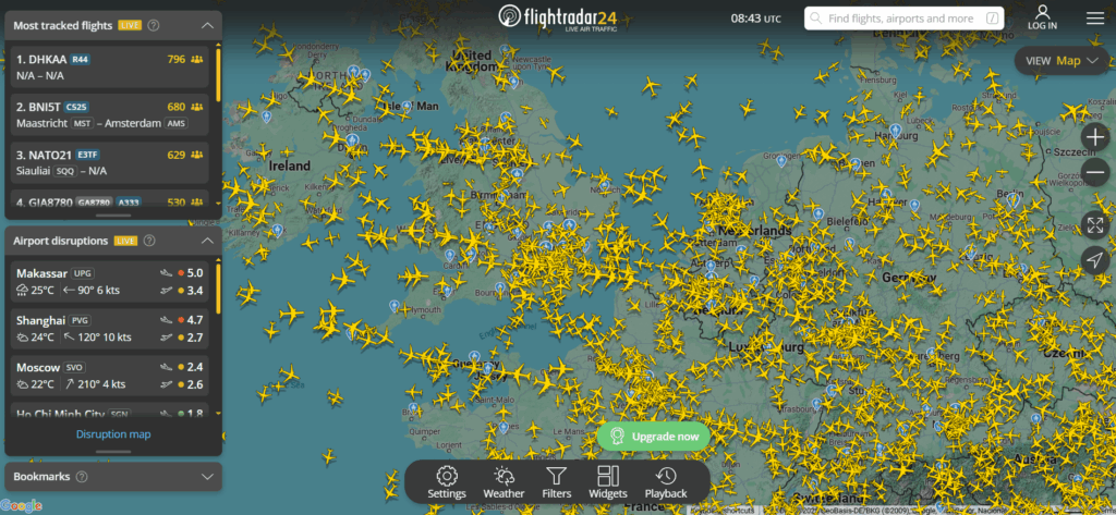 Flightradar24 dokáže v jednu chvíli zobrazit tisíce letadel, která se právě nachází ve vzduchu i na zemi.