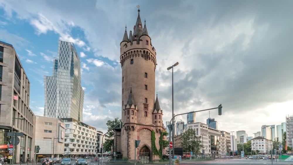 Frankfurt se pyšní jedinečnou kombinací historických památek a mrakodrapů.
