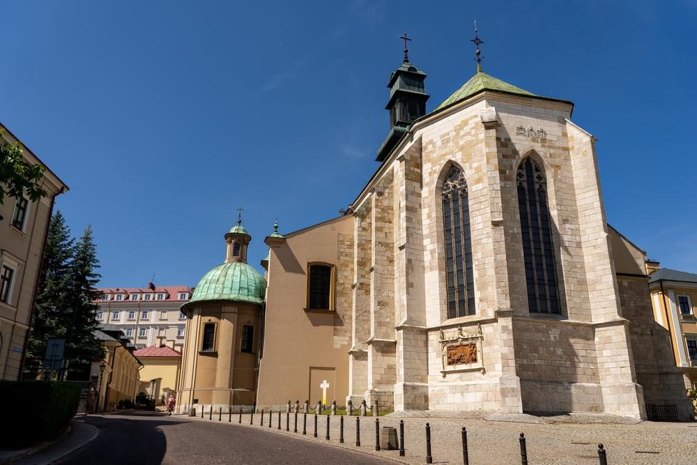 Przemyśl je historické polské město na jihovýchodě země, známé svými pevnostmi a katedrálami.