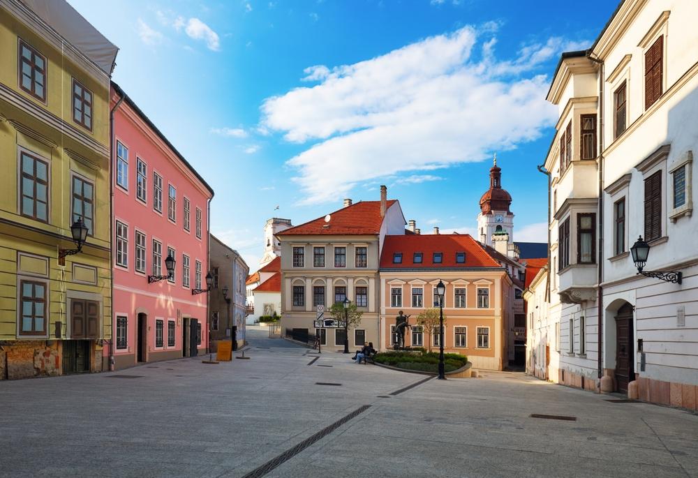 Győr je malebné maďarské město s bohatou historií a barokním centrem.