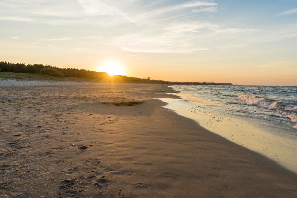 Krásná písečná pláž ve Svinoústí měří v nejširším místě až 130 metrů, což z ní dělá nejširší Polskou pláž.